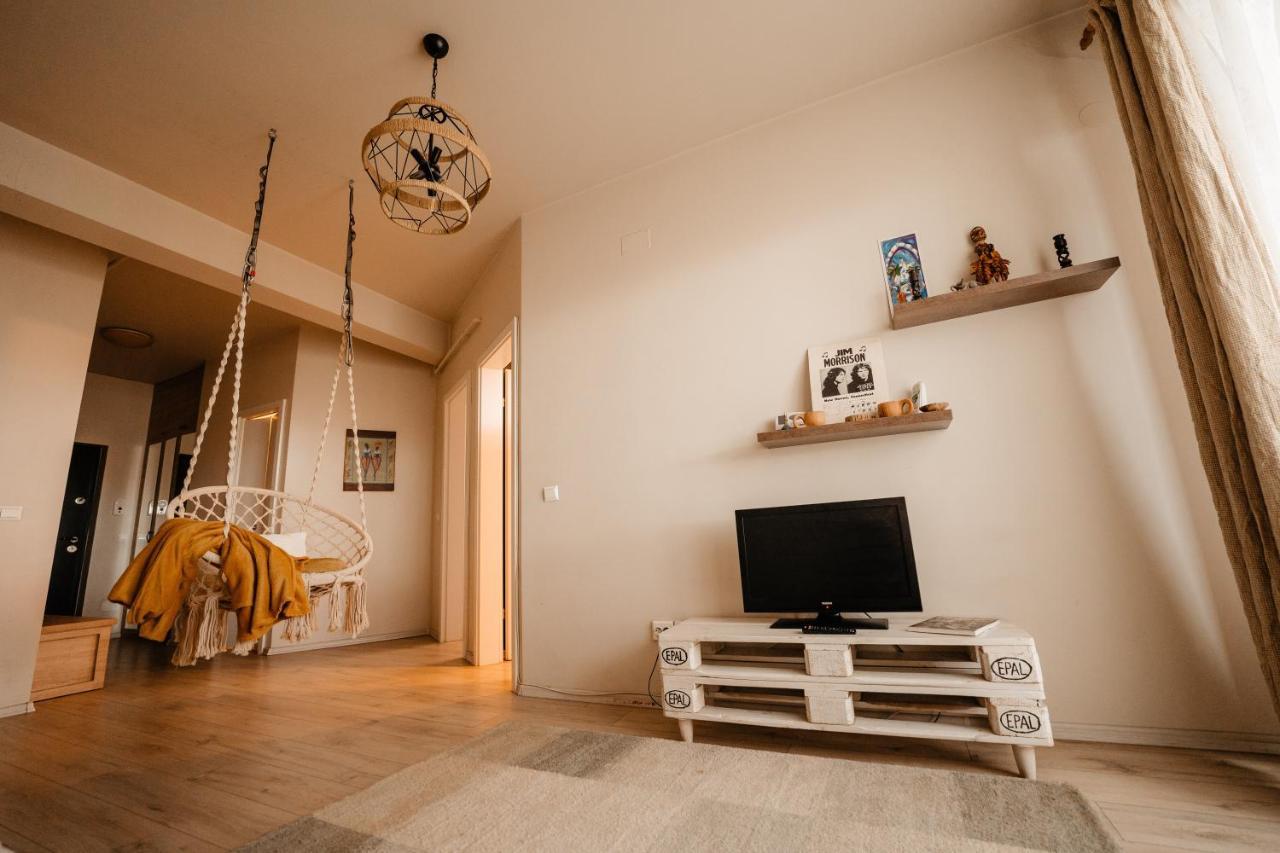 Апартаменты Bright And Cozy Design Apt With Office Клуж-Напока Экстерьер фото