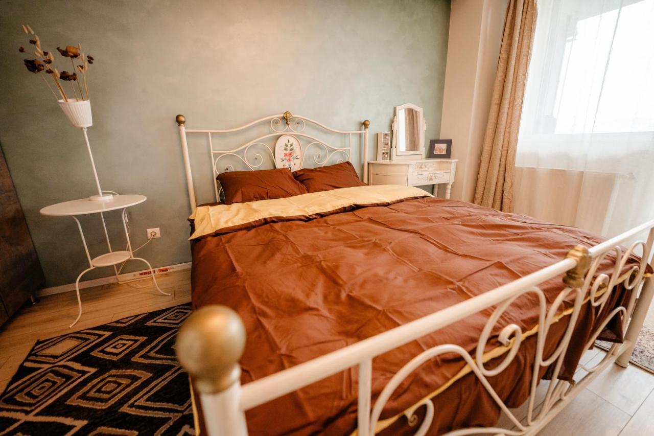 Апартаменты Bright And Cozy Design Apt With Office Клуж-Напока Экстерьер фото